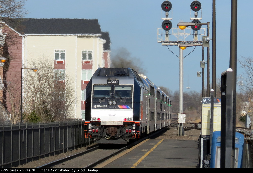 Eastbound NJ Transit Train Departing Bound Brook Station